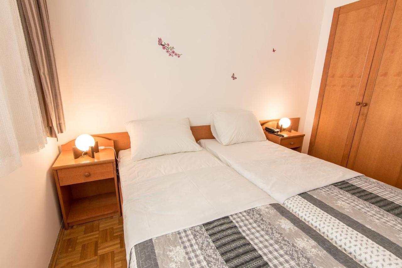 Hotel Barba Starigrad Exterior photo