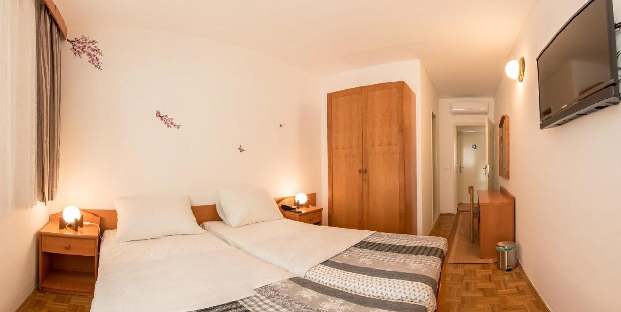 Hotel Barba Starigrad Exterior photo